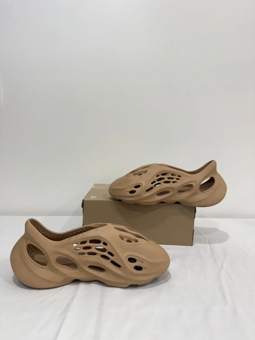 Used W/O Box! Men's Adidas Yeezy Foam RNNR Ochre Tan Slip On Sandals Size 12